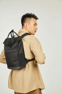 Quechua Backpacks & Bags NH150 Escape, Hiking 10 L Backpack